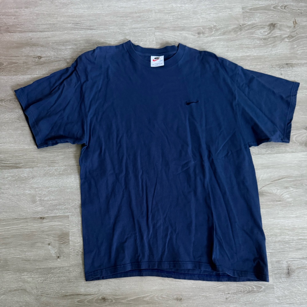 Y2K Nike T-Shirt Navy Blue